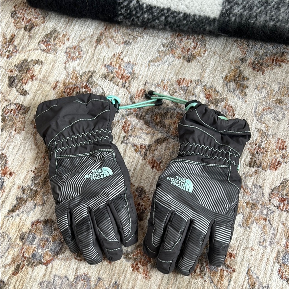 The North Face Kids Mittens - Black and Mint